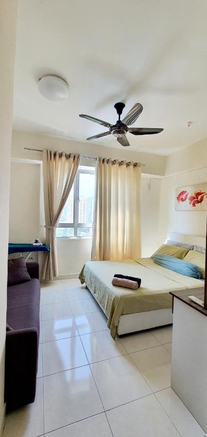 Leezahomestay บายันเลอปาส ภายนอก รูปภาพ