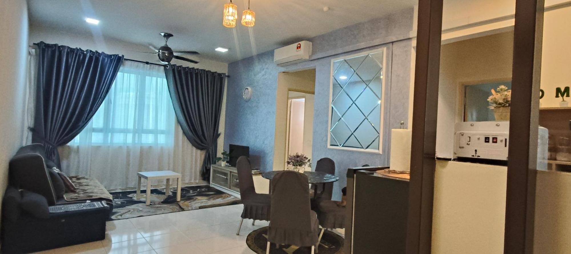 Leezahomestay บายันเลอปาส ภายนอก รูปภาพ